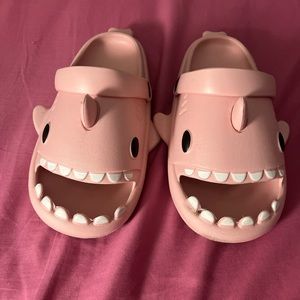 Light pink shark slides